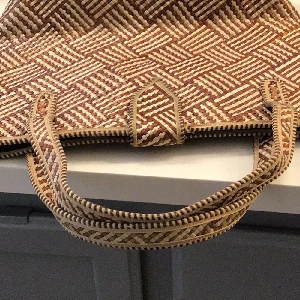 Straw Tote Bag - Picture 6 of 7